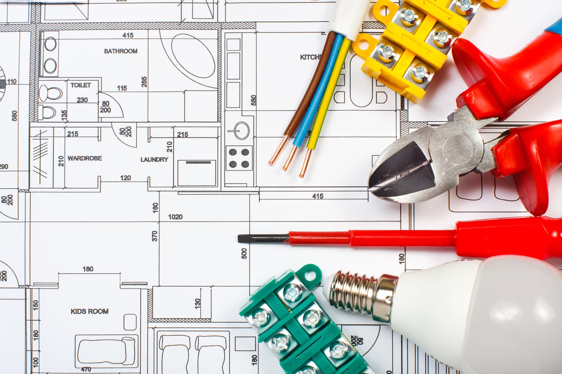 Blog post Wired for Success: Choosing the Right Electrician for Your Project image